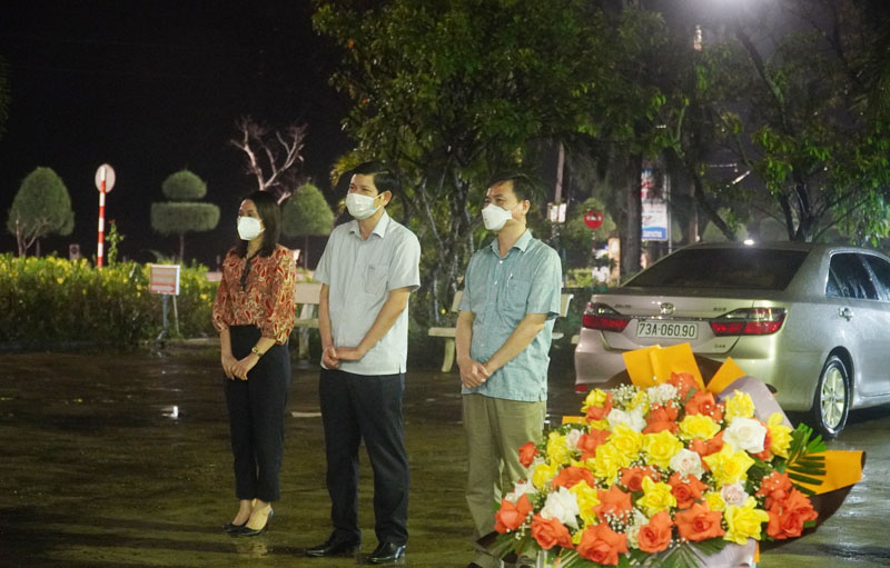 Đồng chí Phó Chủ tịch UBND tỉnh Hồ An Phong ghi nhận và đánh giá cao tinh thần trách nhiệm của những người thầy thuốc.