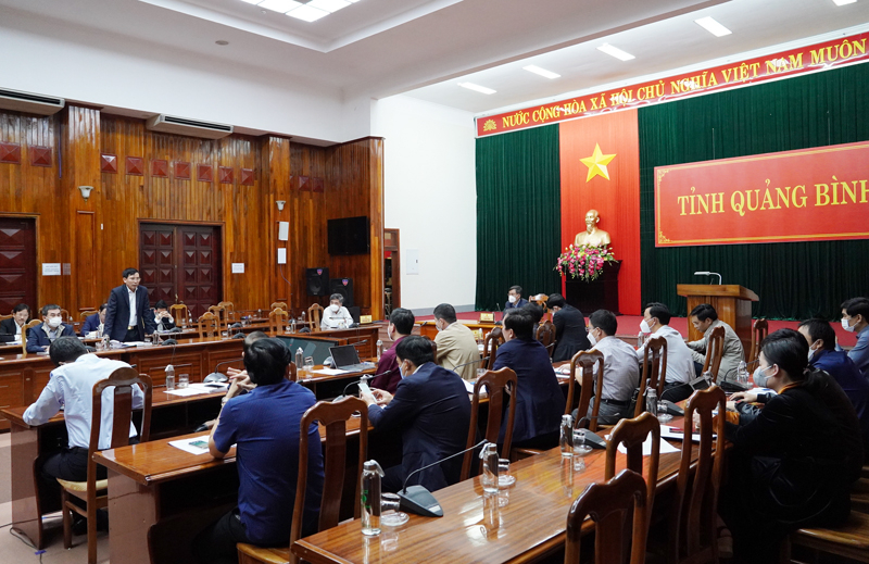 Đồng chí Giám đốc Sở Tài nguyên và Môi trường phát biểu tại buổi làm việc.