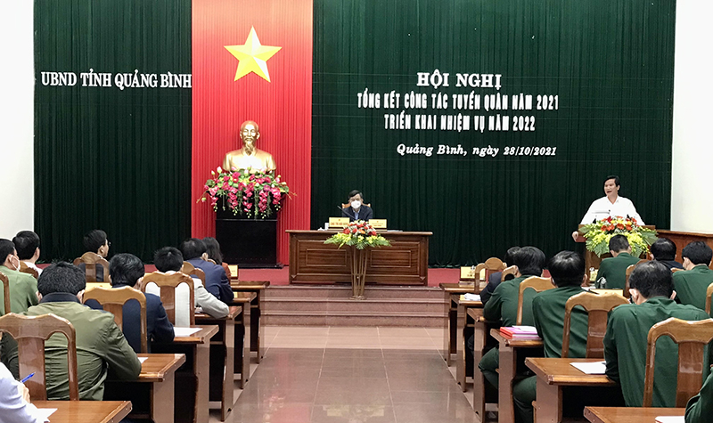  Đại biểu tham luận tại hội nghị.