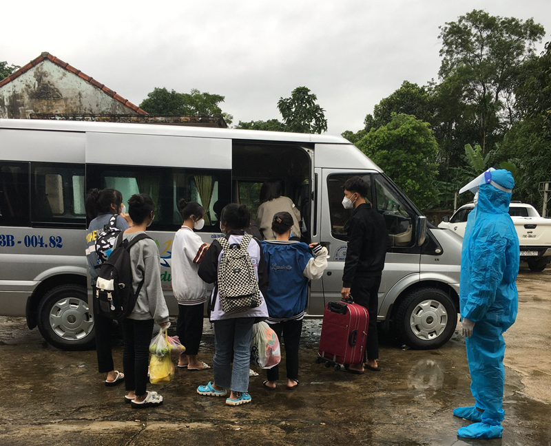 Huyện Bố Trạch đã phối hợp chuyển 90 F1 về khu CLTT Tiểu đoàn Huấn luyện - Cơ động, Bộ chỉ huy Bộ đội Biên phòng (tại xã Thanh Trạch).