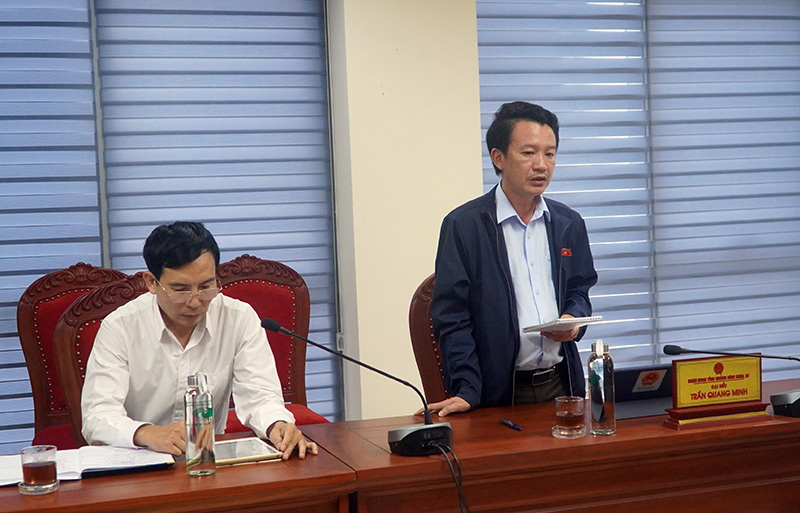 Đại biểu thảo luận tại tổ 