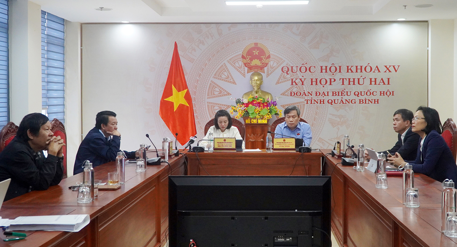 Toàn cảnh phiên họp