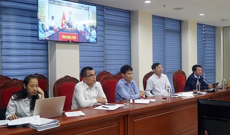 Đại biểu dự phiên họp