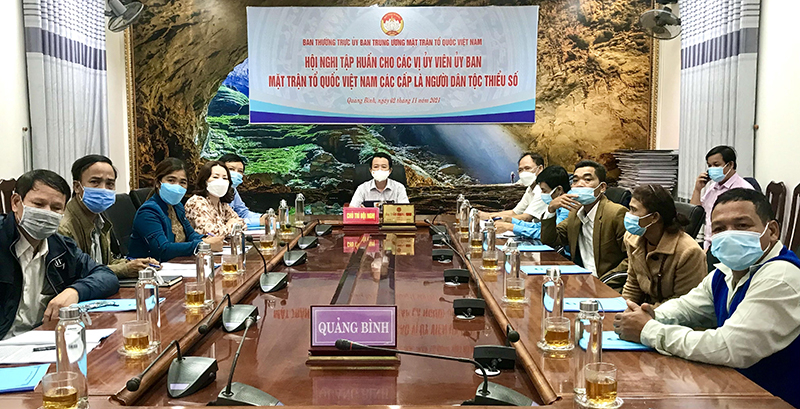 Các đại biểu dự hội nghị tại điểm cầu Quảng Bình.