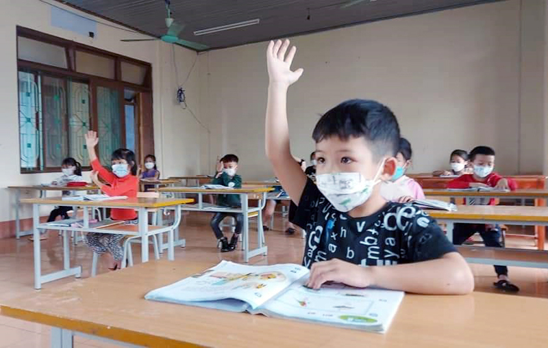 Say sưa tham gia xây dựng bài trên lớp.