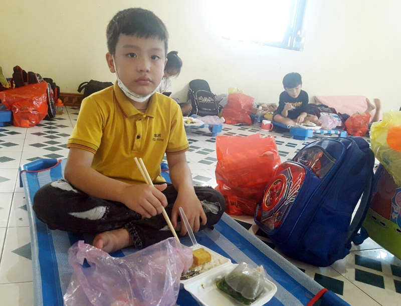 Giờ ăn trong khu CLTT.