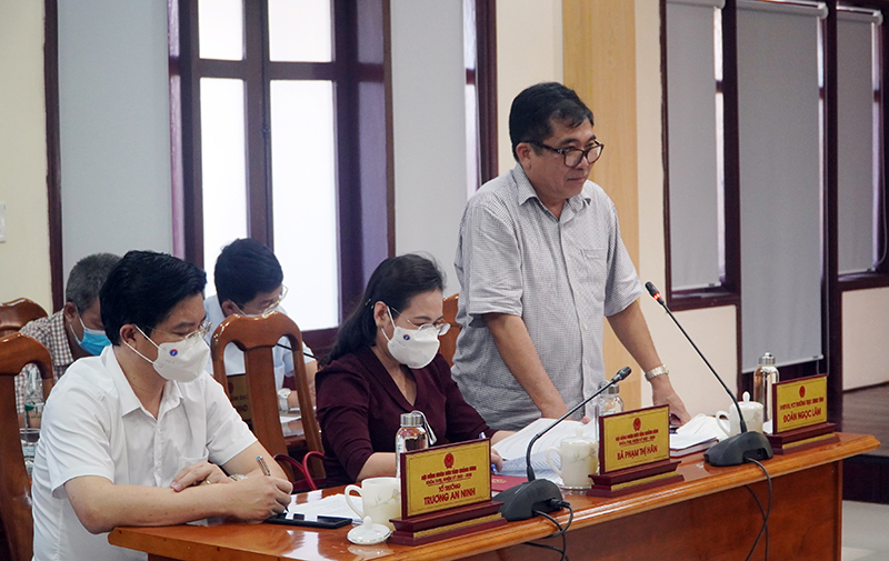 Đồng chí Phó Chủ tịch Thường trực UBND tỉnh Đoàn Ngọc Lâm phát biểu tại hội nghị.