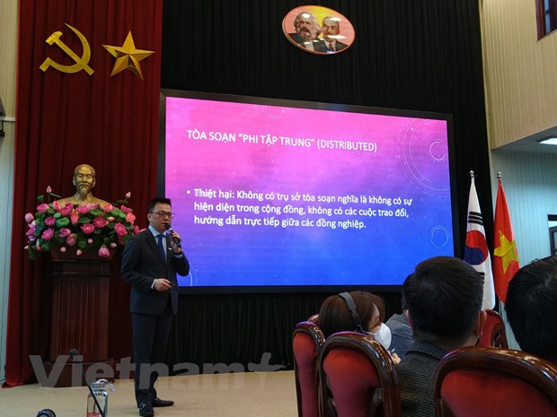  Nhà báo Lê Quốc Minh, Tổng biên tập Báo Nhân Dân phát biểu. (Ảnh: Minh Thu/Vietnam+)