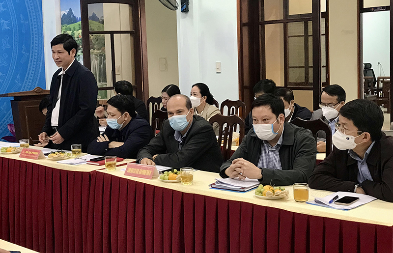   Đồng chí Phó Chủ tịch UBND tỉnh Hồ An Phong phát biểu thảo luận.