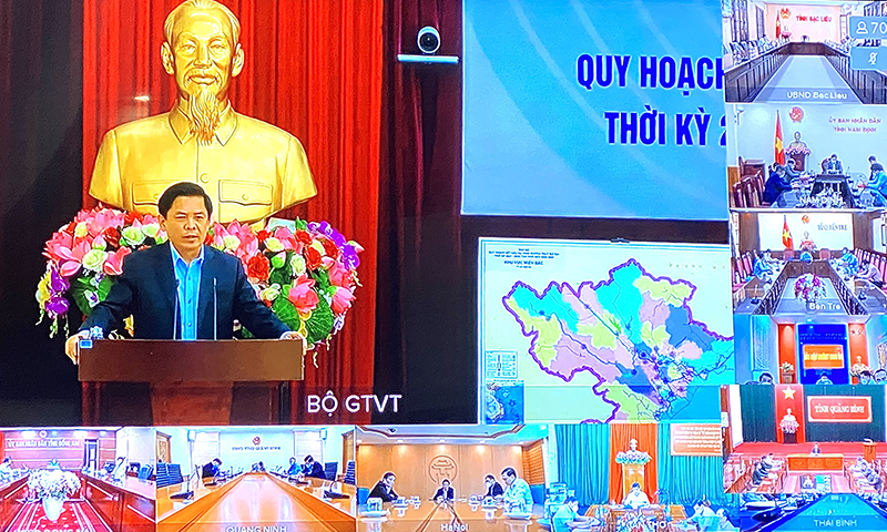 Đồng chí Bộ trưởng Bộ GTVT Nguyễn Văn Thể phát biểu tại hội nghị.