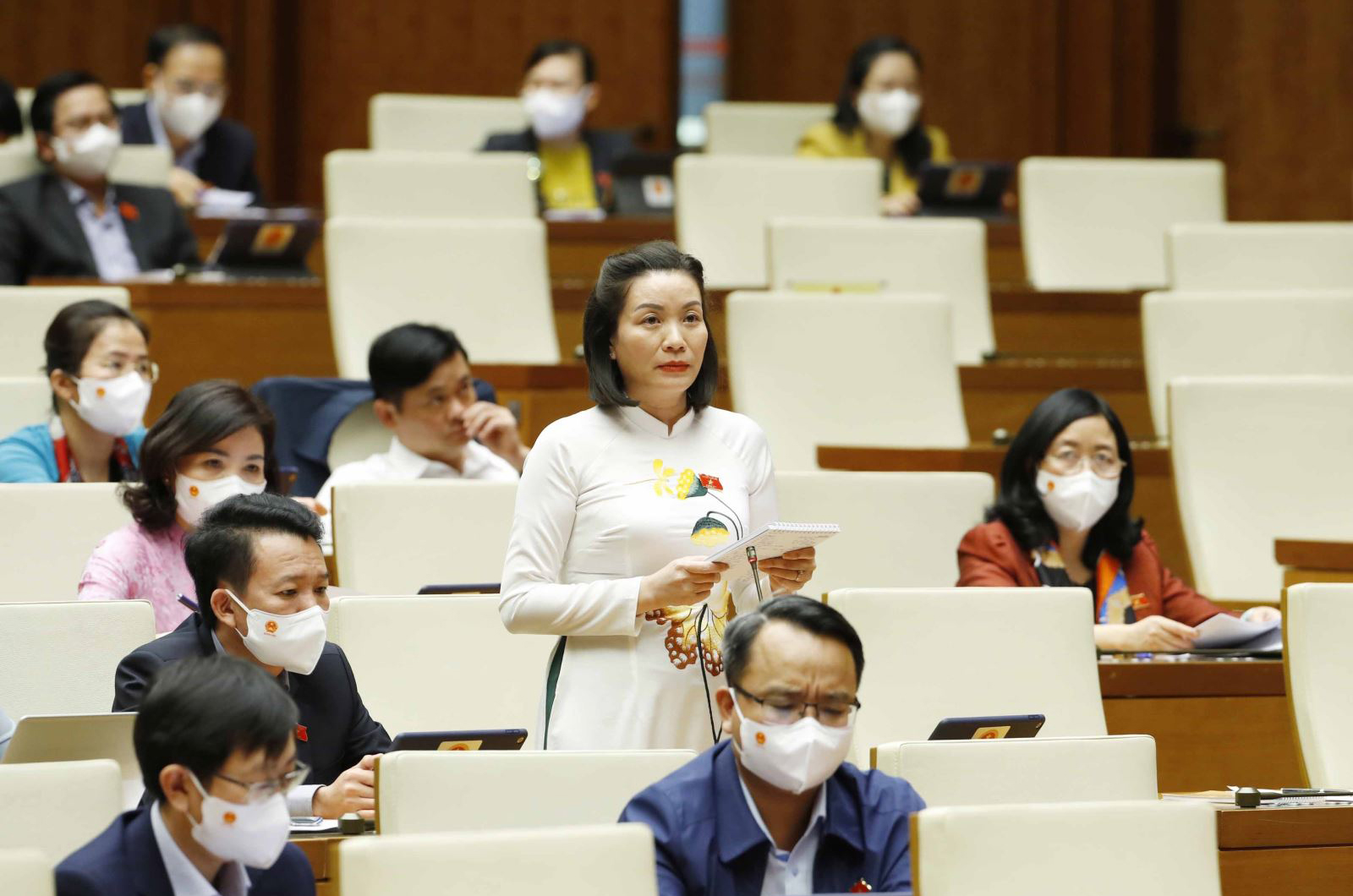 Đại biểu Nguyễn Minh Tâm chất vấn Bộ trưởng Bộ LĐ-TB và XH