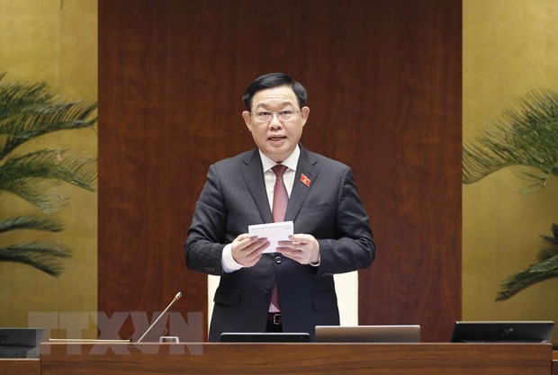 Chủ tịch Quốc hội Vương Đình Huệ tổng kết việc chất vấn và trả lời chất vấn lĩnh vực lao đông, thương binh và xã hội. (Ảnh: Doãn Tấn/TTXVN)