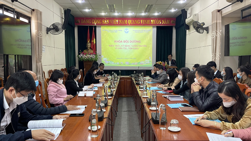 á họ viên tham gia tập huấn.