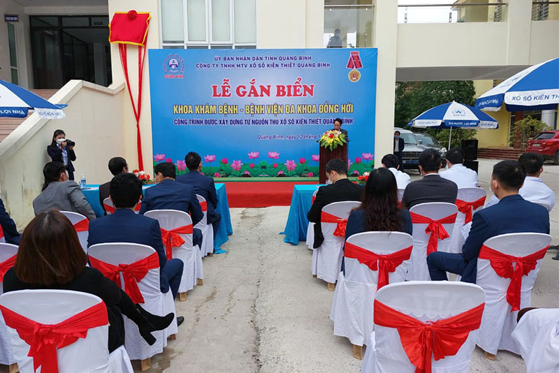Buổi lễ tổ chức gắn biển công trình được đầu tư từ nguồn thu xổ số kiến thiết