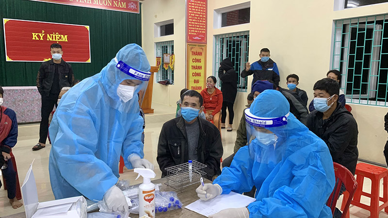 Việc phát sinh các điểm dịch với nguy cơ lây lan phức tạp sẽ tạo áp lực lên các lực lượng chức năng cũng như gánh nặng chi chí chống dịch 