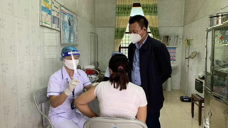 Tiêm vắc-xin giảm nguy cơ lây nhiễm dịch Covid-19