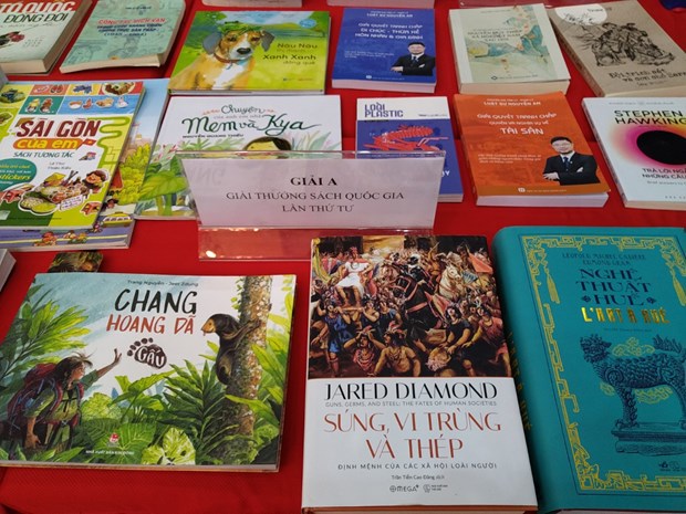  Các cuốn sách đạt giải thưởng năm nay. (Ảnh: Minh Thu/Vietnam+)