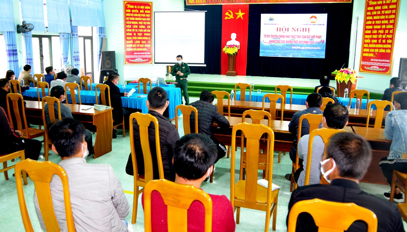 Toàn cảnh hội nghị tuyên truyền về IUU cho ngư dân xã Quang Phú, thành phố Đồng Hới.