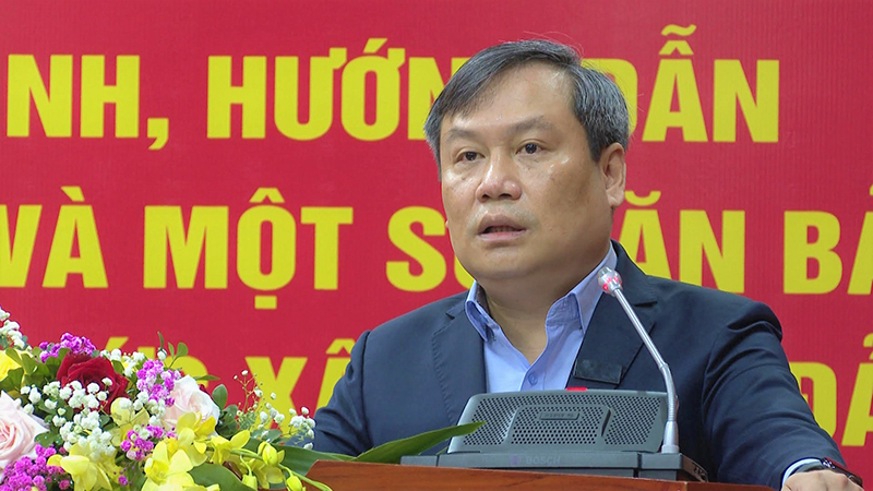 Đồng chí Bí thư Tỉnh ủy Vũ Đại Thắng phát biểu chỉ đạo hội nghị.