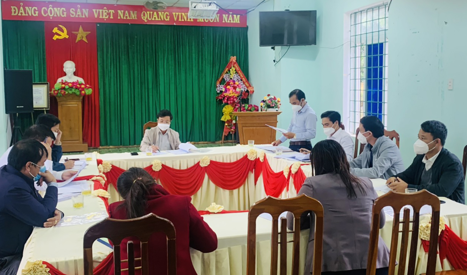 Toàn cảnh buổi làm việc.