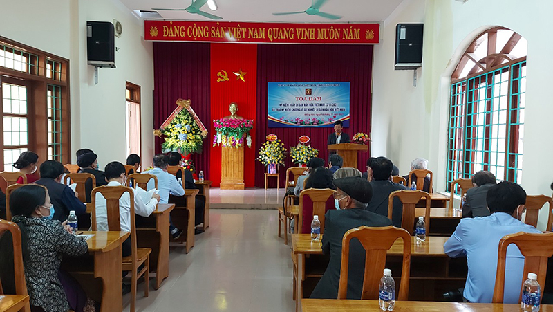 Các đại biểu tham dự buổi tọa đàm