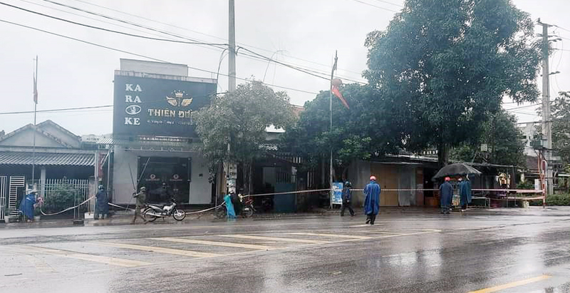 Lực lượng phòng chống Covid-19 phong tỏa khu vực có F0.