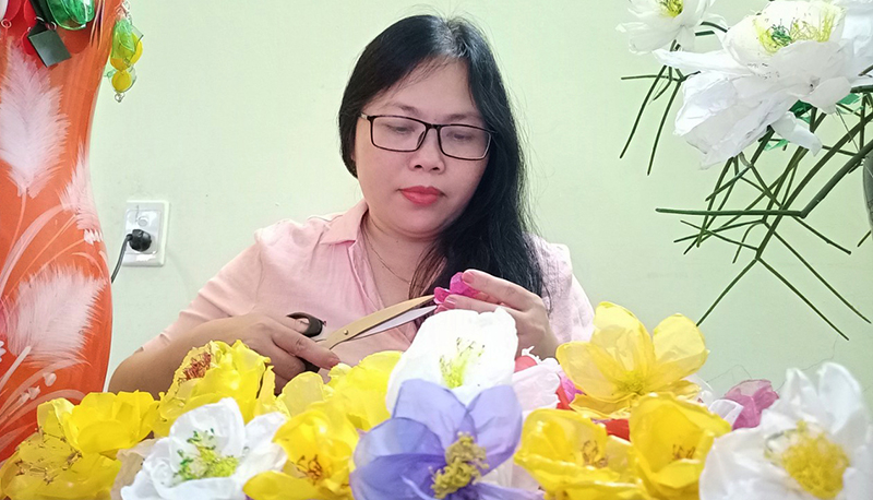 Giải pháp “Làm đồ trang sức và trang trí bằng chai nhựa, túi nilon và lưới cũ” được kỳ vọng tạo thêm việc làm cho người khuyết tật, góp phần hạn chế rác thải nhựa và lan tỏa thông điệp bảo vệ môi trường.