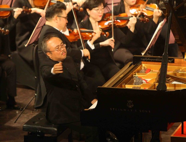  Nghệ sỹ piano Đặng Thái Sơn biểu diễn tại Nhà hát Lớn Hà Nội năm 2019. (Ảnh: Thanh Tùng/TTXVN)