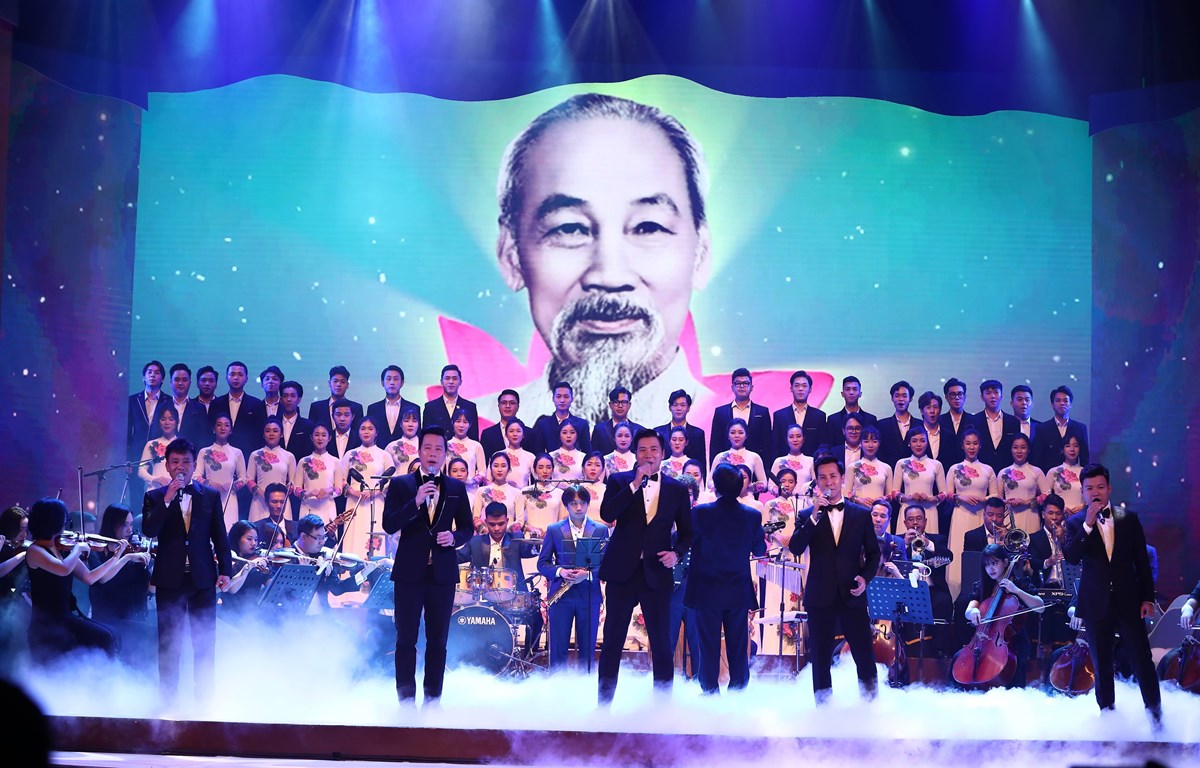 Chương trình nghệ thuật chào mừng Hội nghị văn hóa toàn quốc năm 2021. (Ảnh: Nam Nguyễn/Vietnam+)