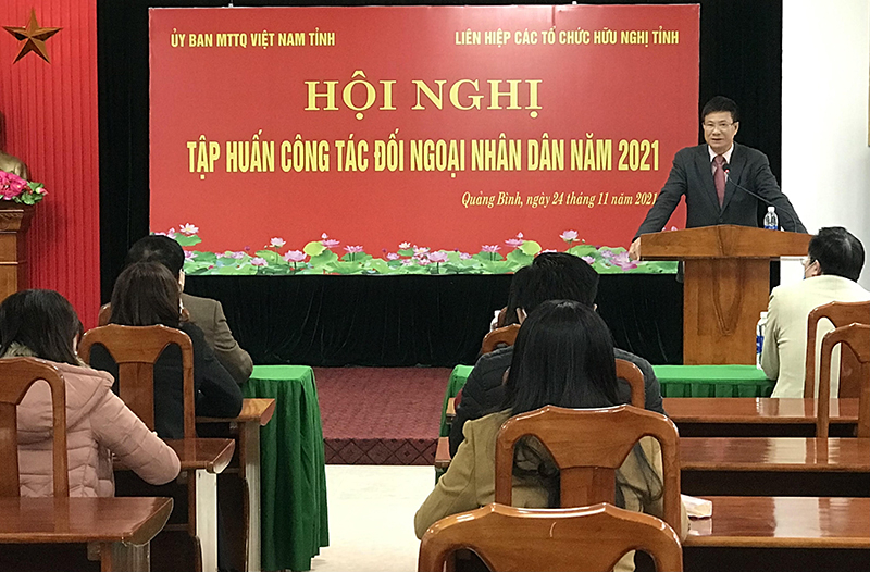 Lãnh đạo Liên hiệp các tổ chức hữu nghị tỉnh phổ biến những quan điểm, chủ trương mới về đối ngoại của Đảng.