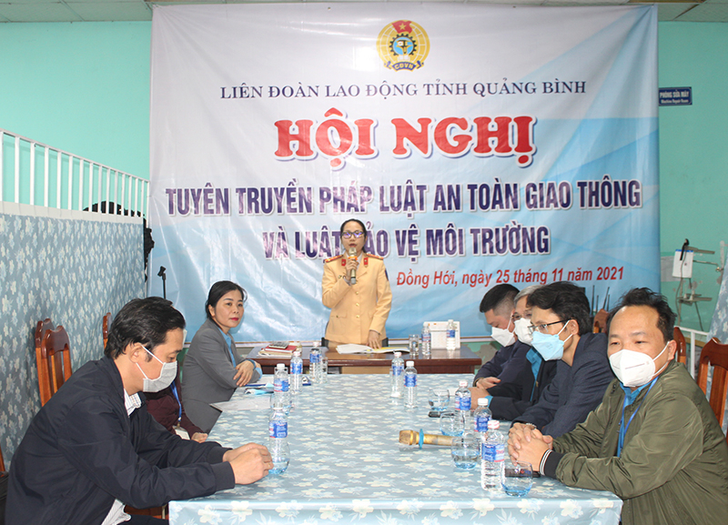  Lãnh đạo Phòng Cảnh sát Giao thông tỉnh tuyên truyền, phổ biến các kiến thức về công tác bảo đảm TTATGT.