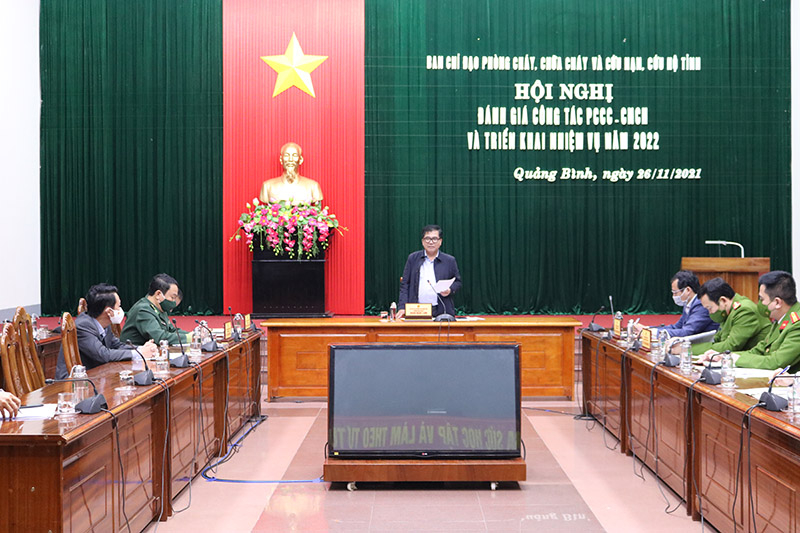 Đồng chí Đoàn Ngọc Lâm, ỦY viên Ban Thường vụ Tỉnh ủy, Phó Chủ tịch Thường trực UBND tỉnh, Trưởng Ban Chỉ đạo  PCCC và CNCH chủ trì hội nghị.