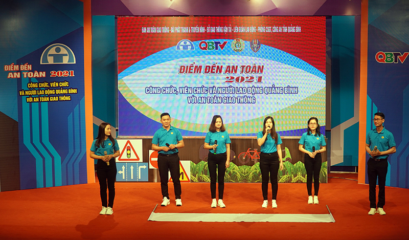 Đội LĐLĐ TP. Đồng Hới giới thiệu các thành viên.