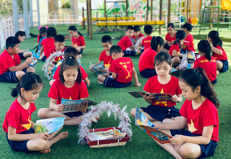 Hình thành, nuôi dưỡng thói quen đọc sách cho học sinh góp phần phát triển văn hóa đọc (Ảnh: Đ.V) 