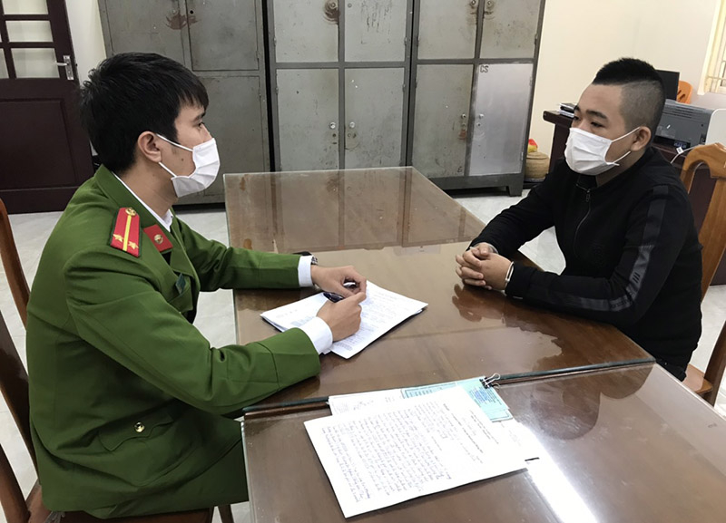 Đối tượng Phạm Xuân Hoàng Hiếu tại cơ quan điều tra.
