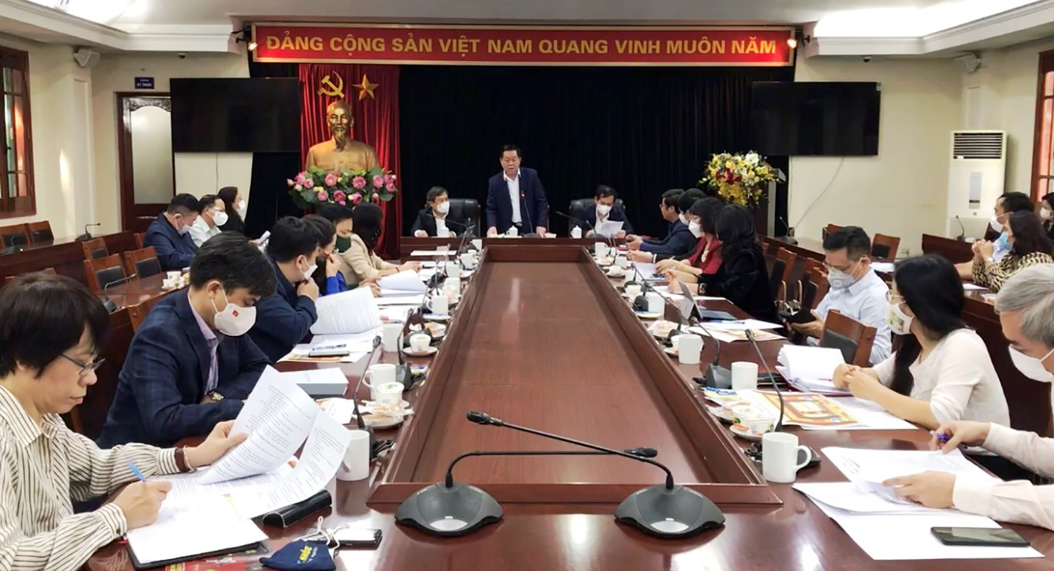 Toàn cảnh buổi làm việc.