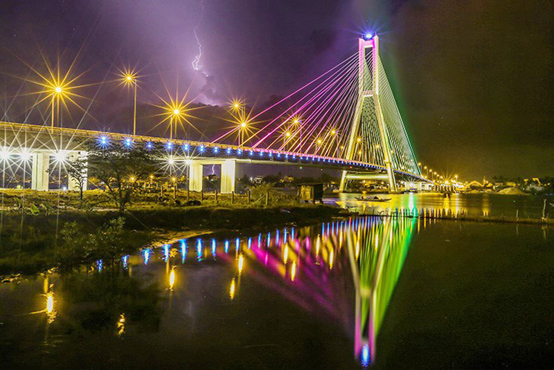 Hệ thống giao thông cảnh quan kết nối đồng bộ với các Khu du lịch ven biển tạo điểm nhấn thu hút đầu tư cho BĐS Quảng Bình như cầu Nhật Lệ 1, Nhật Lệ 2 và sắp tới là  Nhật Lệ 3