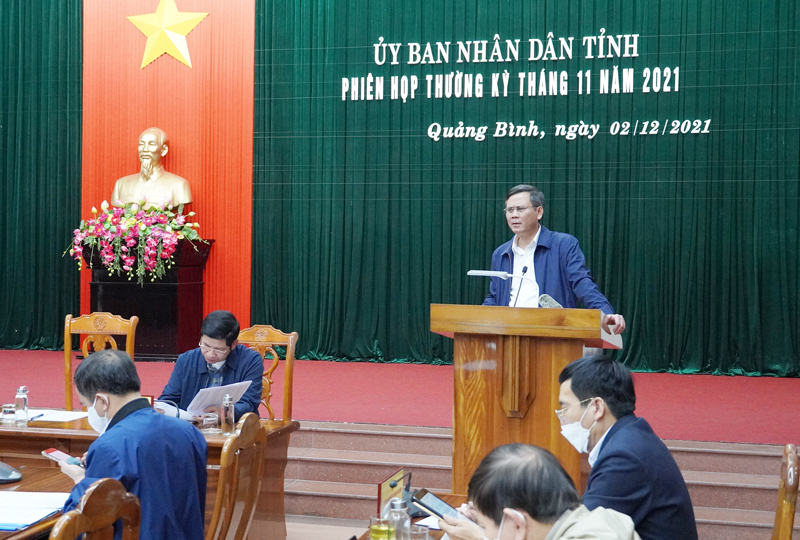 Đồng chí Chủ tịch UBND tỉnh Trần Thắng phát biểu kết luận tại phiên họp.