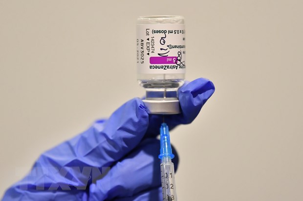 Vaccine phòng COVID-19 do Công ty AstraZeneca phát triển. (Ảnh: PAP/TTXVN)