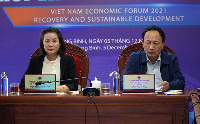 Đồng chí Phó Bí thư Thường trực Tỉnh ủy Trần Hải Châu và Phó trưởng Đoàn ĐBQH Nguyễn Minh Tâm chủ trì tại điểm cầu Quảng Bình.