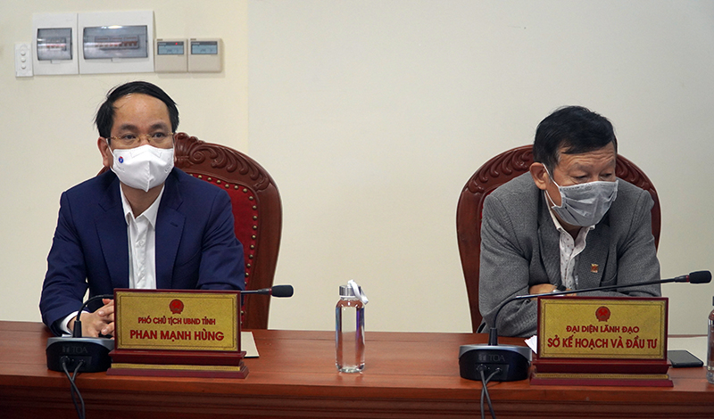 Đại biểu dự diễn đàn tại điểm cầu Quảng Bình.