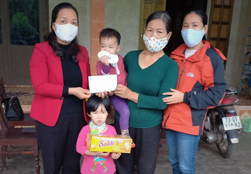 Các phần quà góp phần san sẻ yêu thương,động viên phụ nữ, trẻ em có hoàn cảnh khó khăn vươn lên trong cuộc sống.