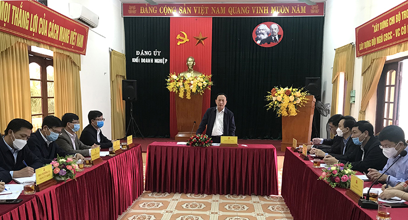 Đồng chí Phó Bí thư Thường trực Tỉnh uỷ, Chủ tịch HĐND tỉnh Trần Hải Châu làm việc với Đảng uỷ Khối Doanh nghiệp tỉnh để nắm tình hình, tháo gỡ khó khăn cho doanh nghiệp.