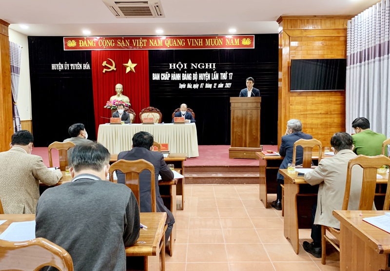 Lãnh đạo huyện Tuyên Hóa kết luận hội nghị.