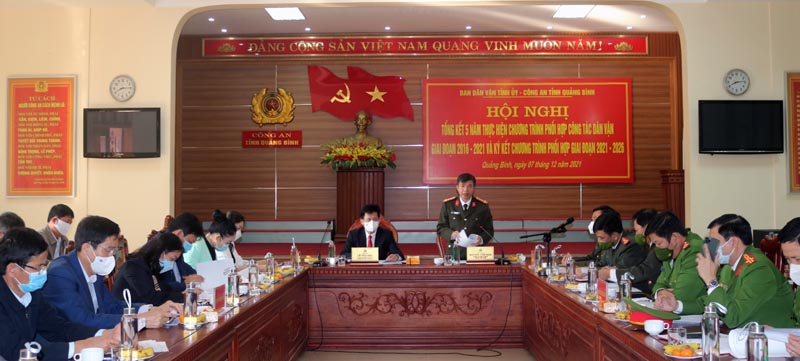Các đại biểu tham dự tại hội nghị. 