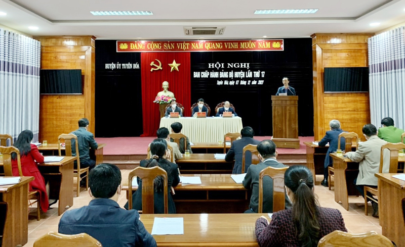  Đại biểu thảo luận, đề xuất giải pháp thực hiện các chỉ tiêu, kế hoạch năm 2022.