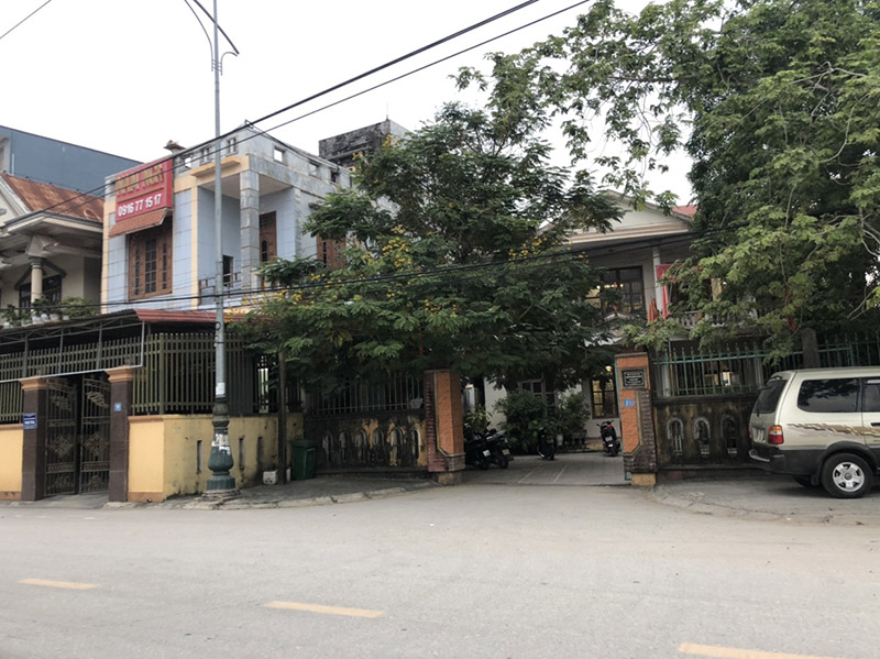 Trụ sở Ban Quản lý Dự án ĐTXD-PTQĐ TX. Ba Đồn, nơi ông Thịnh công tác.