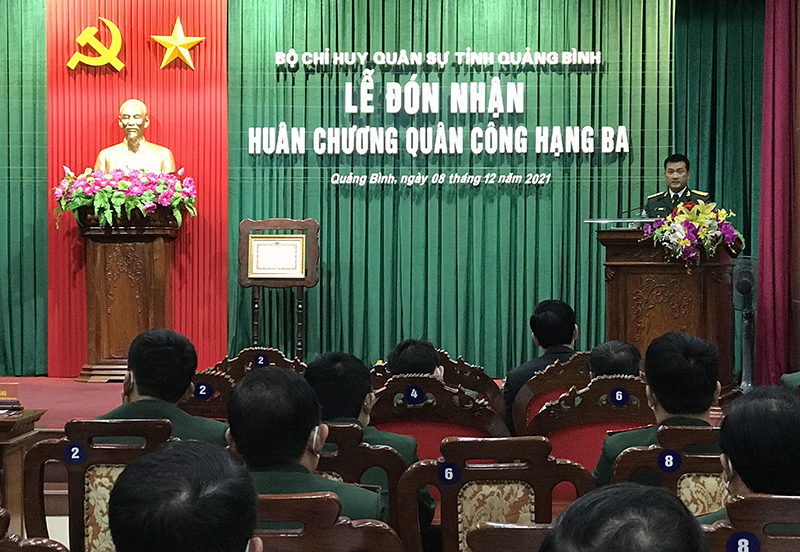  Đồng chí Thượng tá Đoàn Sinh Hòa phát biểu đáp từ, tiếp thu ý kiến chỉ đạo của đồng chí Bí thư Tỉnh ủy. 