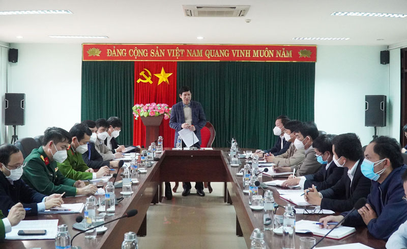 Đồng chí Phó Chủ tịch UBND tỉnh Hồ An Phong chủ trì buổi làm việc về công tác phòng, chống dịch bệnh tại huyện Quảng Trạch.