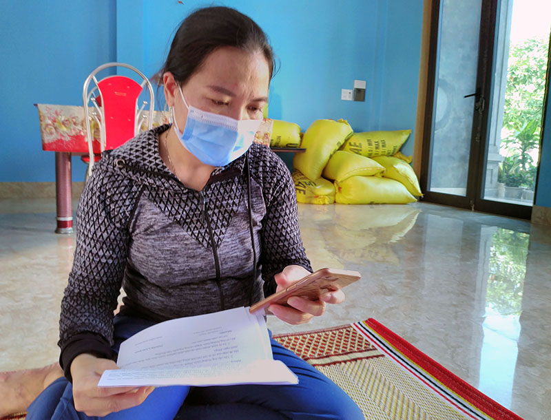 Chị Nguyễn Thị Hoa trình bày lại sự việc của mình.